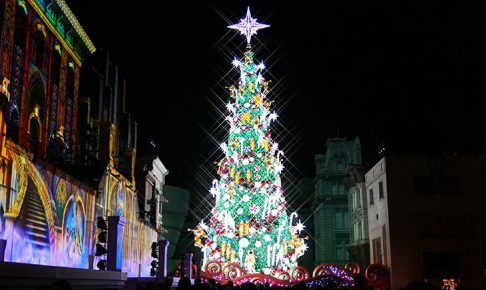 【USJの新しいクリスマスツリー2017】高さは30m、電飾数でギネス認定、期間は2018年1月8日まで