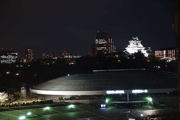 ホテルニューオータニ大阪から見えるの夜の大阪城