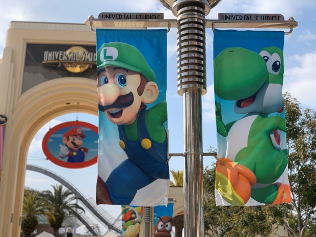 USJゲート近くのルイージとヨッシー
