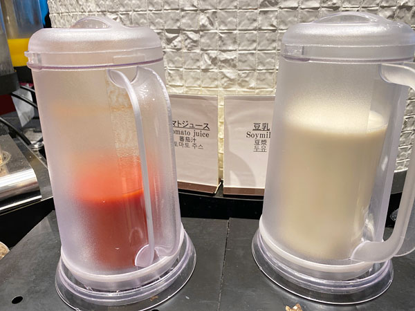 トマトジュース、豆乳【クインテッサホテル大阪ベイの朝食ブッフェ】