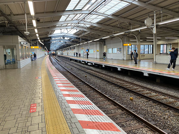 阪神西九条駅のホーム