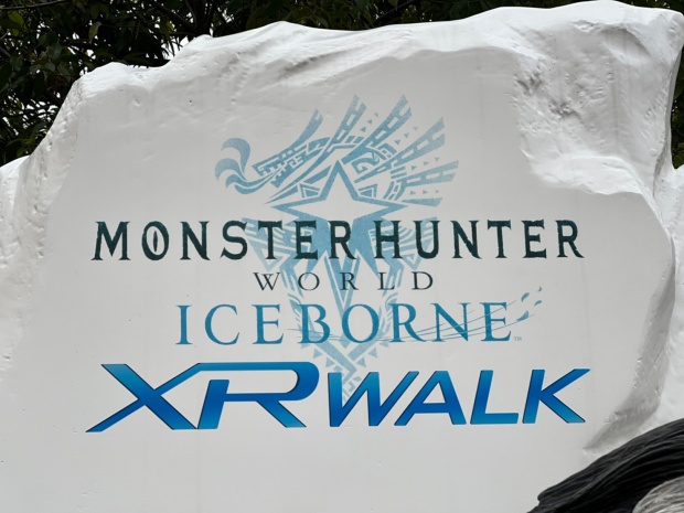 スターハンターワールドアイスボーンXRウォークの看板