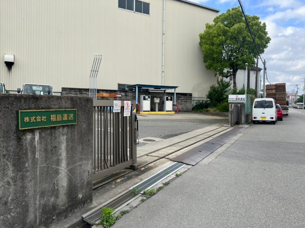 桜島3-4-61駐車場の出入り口