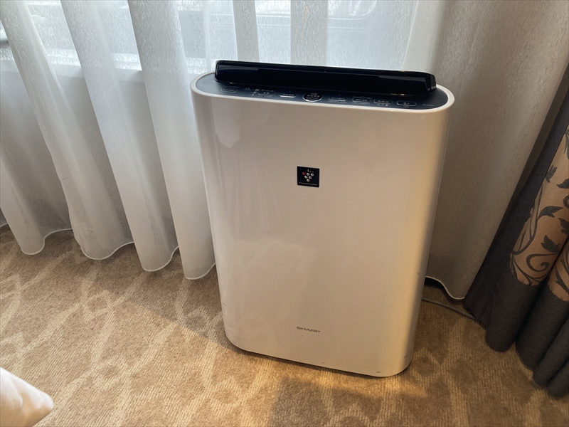 京都センチュリーホテル客室の空気清浄機