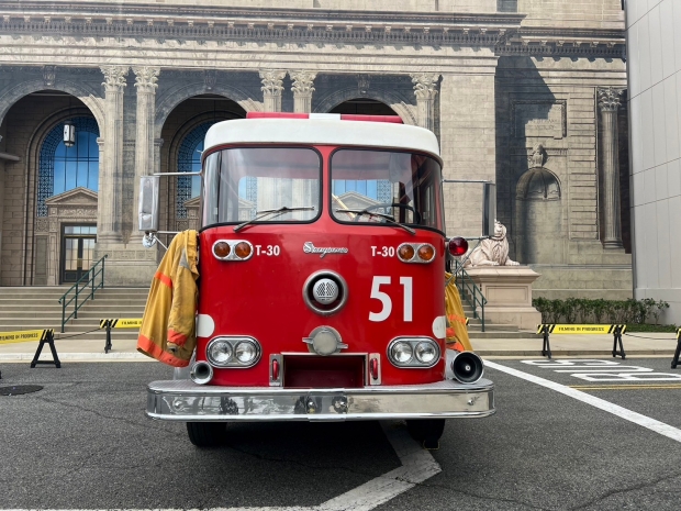 バックドラフトの消防ポンプ車