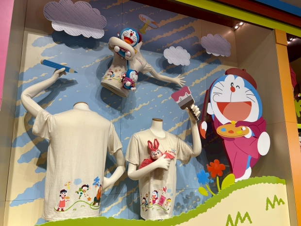 ドラえもんのグッズのディスプレイ
