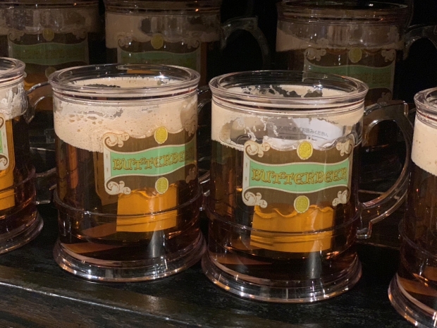 バタービールモデルのコップ